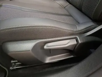 Photo 13 Peugeot 208  Hybrid 110 e-DCS6