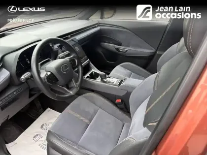 Photo 10 Lexus Lbx  2WD