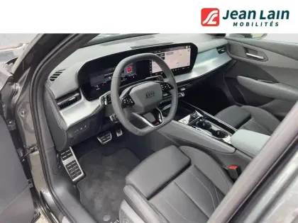 Photo 10 Audi Q3  TFSI 150 ch Hybride S tronic 7
