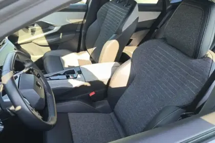 Photo 9 Peugeot 3008  Hybrid 136 e-DCS6