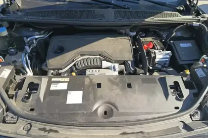 Photo 15 Peugeot 3008  Hybrid 136 e-DCS6