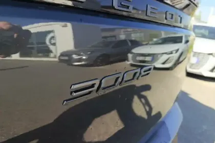 Photo 34 Peugeot 3008  Hybrid 136 e-DCS6