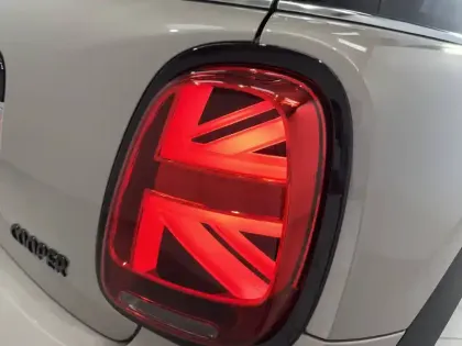 Photo 14 Mini Mini Hatch 3 Portes Cooper 136 ch DKG7