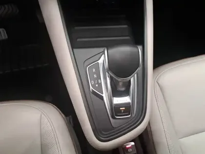 Photo 36 Renault Captur  E-Tech Plug-in 160