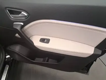 Photo 25 Renault Captur  E-Tech Plug-in 160