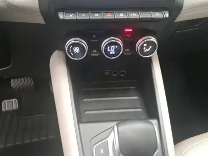 Photo 37 Renault Captur  E-Tech Plug-in 160