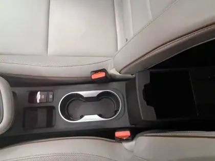 Photo 35 Renault Captur  E-Tech Plug-in 160