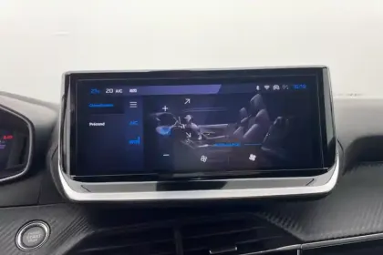 Photo 15 Peugeot 2008  Electrique 54 kWh 156 ch