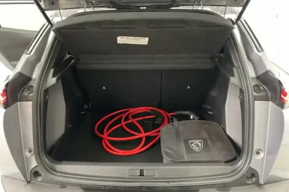 Photo 11 Peugeot 2008  Electrique 54 kWh 156 ch