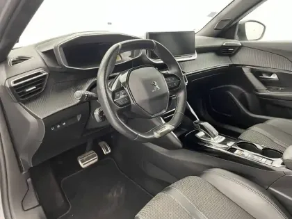 Photo 18 Peugeot 2008  PureTech 130 S&S EAT8