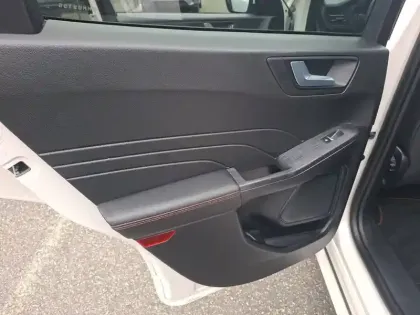 Photo 25 Ford Kuga  2.5 Duratec 190 ch FlexiFuel FHEV E85 Powershift