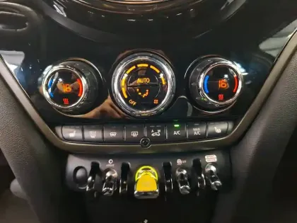 Photo 25 Mini Mini Countryman 125 - 95 ch ALL4 BVA6
