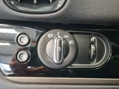 Photo 32 Mini Mini Countryman 125 - 95 ch ALL4 BVA6
