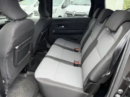 Photo 11 Dacia Jogger  Hybrid 140 7 places GSR2