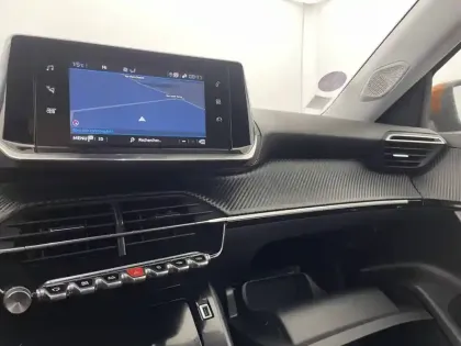 Photo 27 Peugeot 2008  PureTech 130 S&S EAT8