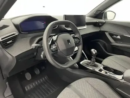 Photo 30 Peugeot 2008  PureTech 100 S&S BVM6