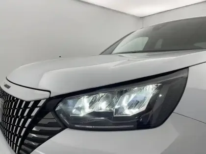 Photo 32 Peugeot 2008  PureTech 100 S&S BVM6
