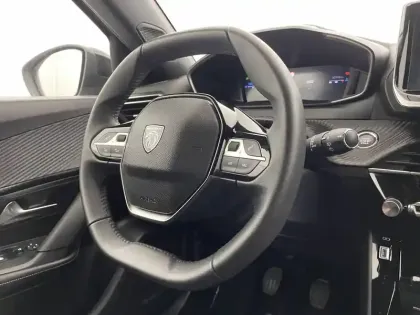 Photo 29 Peugeot 2008  PureTech 100 S&S BVM6