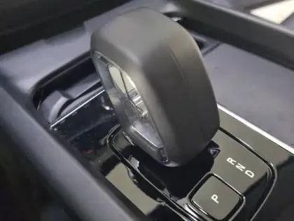 Photo 13 Volvo XC60  T6 AWD Hybride rechargeable 253 ch+145 ch Geartronic 8