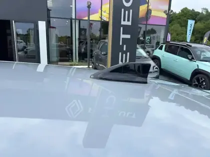 Photo 8 Renault Clio  E-Tech full hybrid 160 ch