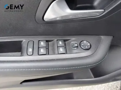 Photo 12 Peugeot 208  PureTech 100 S&S BVM6