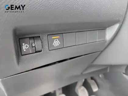 Photo 16 Peugeot 208  PureTech 100 S&S BVM6