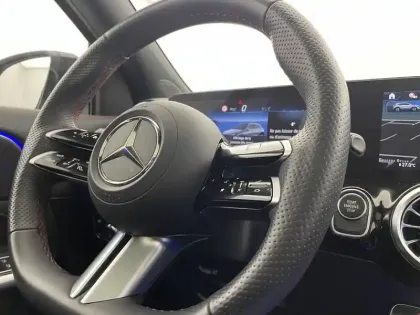 Photo 24 Mercedes GLA  250 e Hybrid EQ 8G-DCT