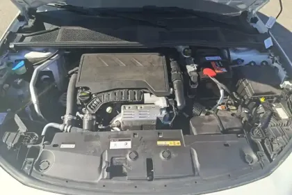 Photo 21 Peugeot 308  PureTech 130ch S&S EAT8