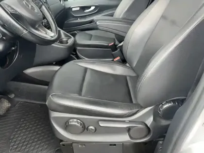 Photo 16 Mercedes Classe T 119 CDI / 4x4 / Compact / BVA 