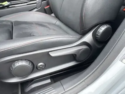 Photo 18 Mercedes Classe A 250 e Hybrid EQ AMG Line
