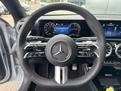 Photo 19 Mercedes Classe A 250 e Hybrid EQ AMG Line
