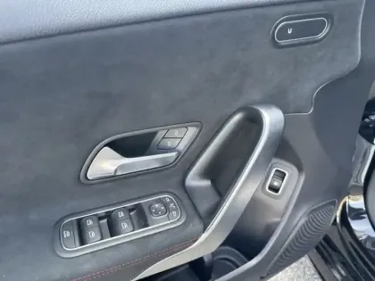 Photo 15 Mercedes Classe A 250 e Hybrid EQ AMG Line