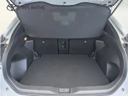 Photo 7 Toyota Yaris Hybride 1.5 HYBRID 130H DESIGN Cargo