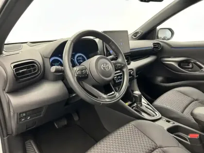 Photo 15 Toyota Yaris Hybride 130h Première