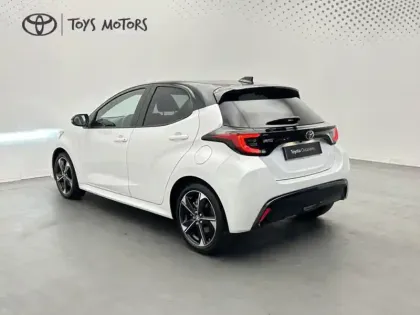 Photo 21 Toyota Yaris Hybride 130h Première