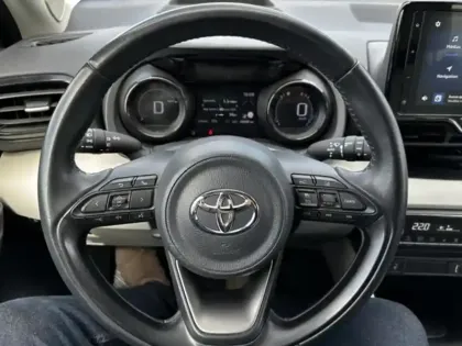 Photo 12 Toyota Yaris Hybride 116h Iconic 1.5 116 ch