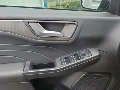 Photo 5 Ford Kuga 2.5 Duratec 180ch Hybrid FlexiFuel Titanium Business Powershift