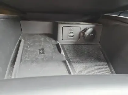 Photo 21 Ford Kuga 2.5 Duratec 180ch Hybrid FlexiFuel Titanium Business Powershift