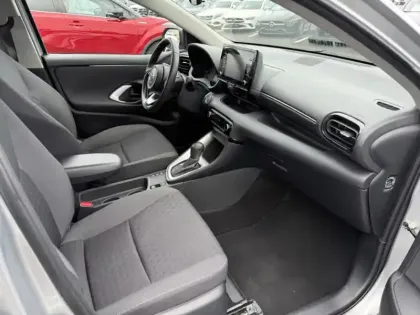 Photo 11 Toyota Yaris Hybride 116h Dynamic