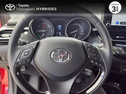 Photo 8 Toyota C-HR  1.8 Hybride 122ch Design Ultimate E-CVT M23