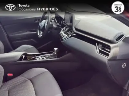 Photo 5 Toyota C-HR  1.8 Hybride 122ch Design Ultimate E-CVT M23