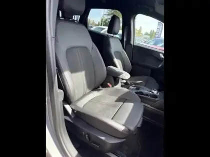 Photo 10 Ford Kuga  2.5 Duratec 180ch Hybrid FlexiFuel ST-Line X Powershift