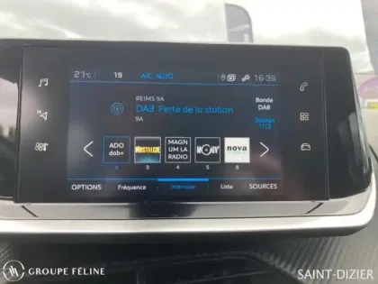 Photo 14 Peugeot 2008  1.2 PureTech 100ch S&S Style