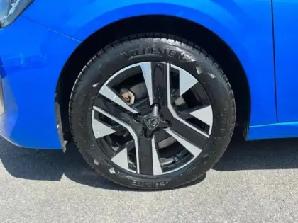 Photo 14 Peugeot 208  1.2 Hybrid 100ch Allure e-DCS6