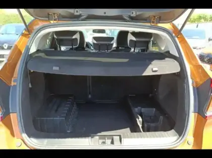 Photo 11 Renault Captur  1.6 E-Tech Plug-in 160ch Intens