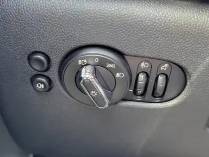 Photo 11 Mini Mini  5 Portes Cooper 136ch Edition Premium Plus BVA7