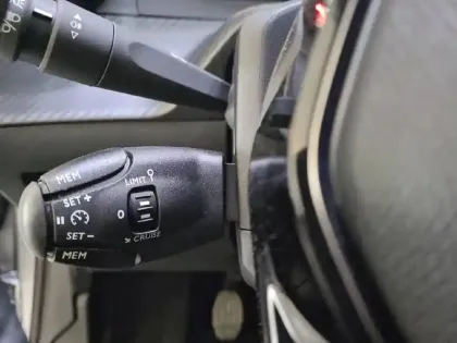 Photo 26 Peugeot 208  PureTech 75 S&S BVM5