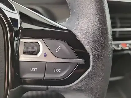 Photo 20 Peugeot 2008  PureTech 100 S&S BVM6