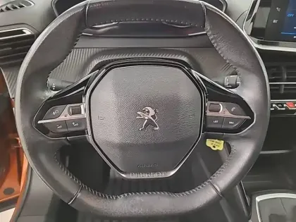 Photo 8 Peugeot 2008  PureTech 100 S&S BVM6
