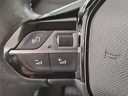 Photo 21 Peugeot 2008  PureTech 100 S&S BVM6